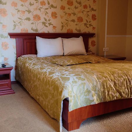 Motel Euro Lyuboml Zewnętrze zdjęcie