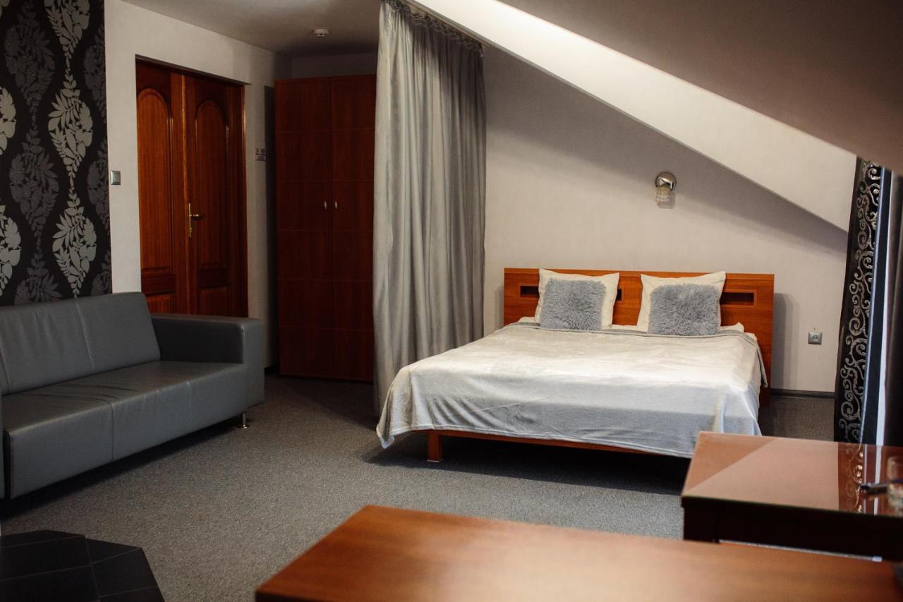 Motel Euro Lyuboml Zewnętrze zdjęcie
