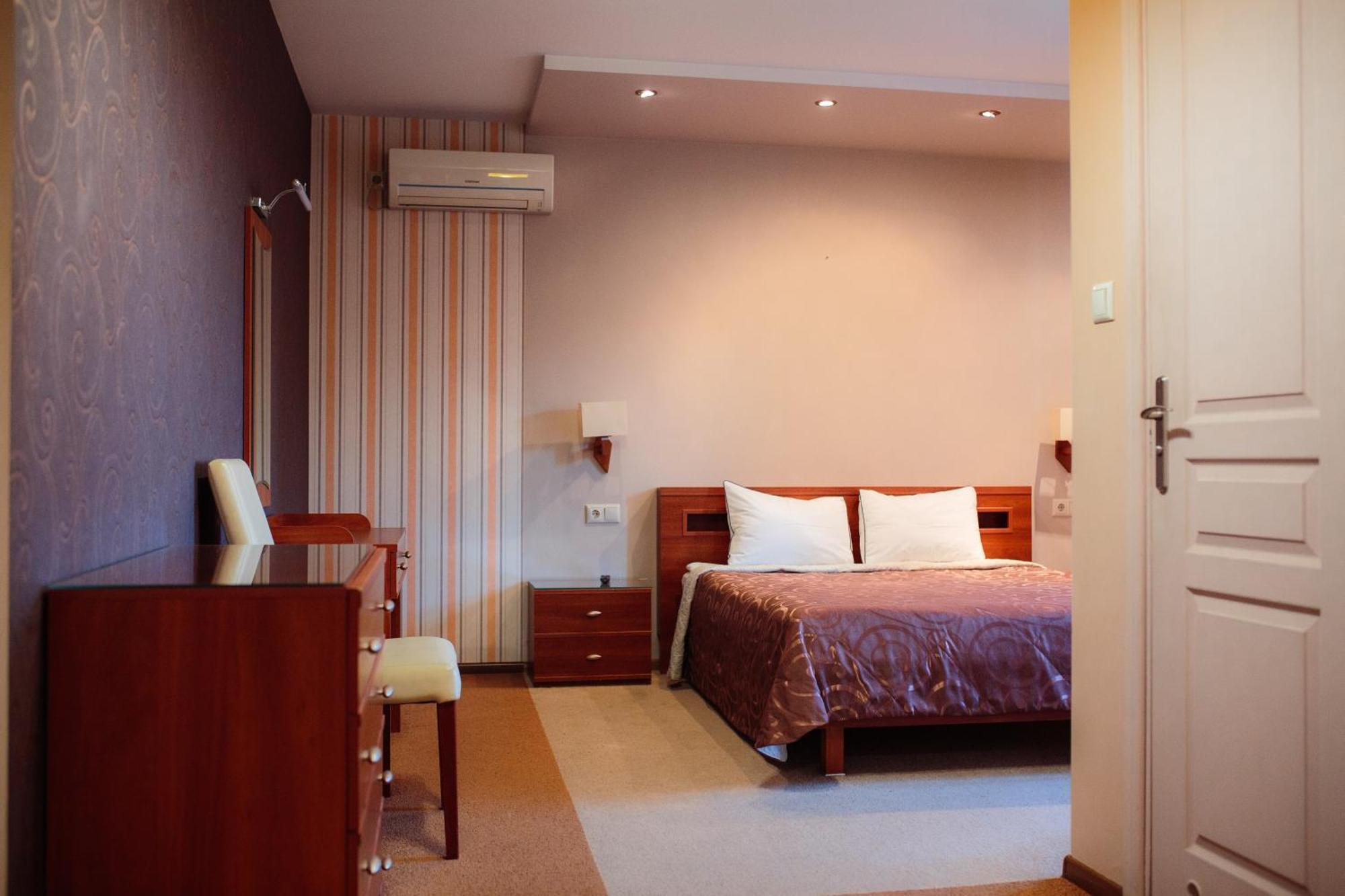 Motel Euro Lyuboml Zewnętrze zdjęcie