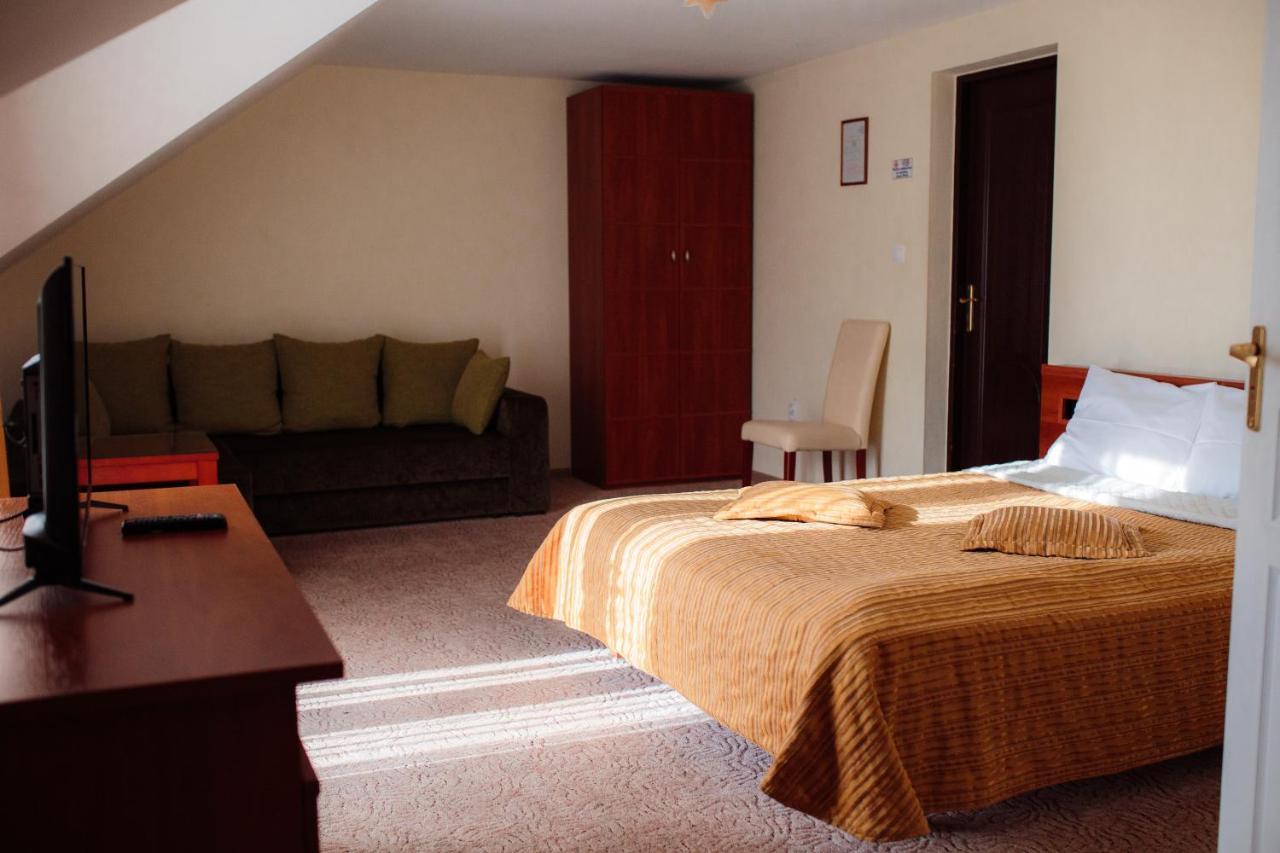 Motel Euro Lyuboml Zewnętrze zdjęcie